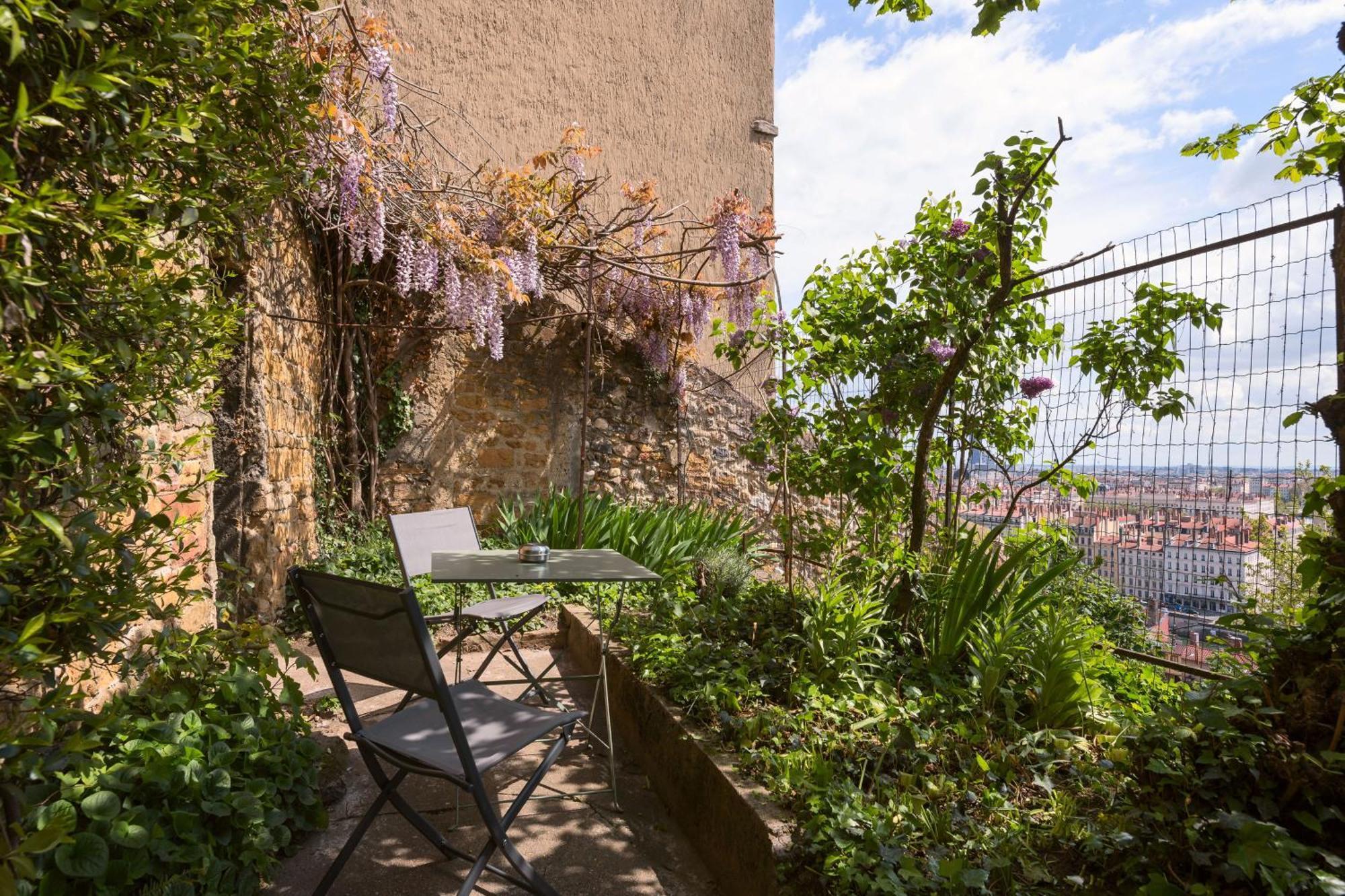 Les Jardins Du Gourguillon Lägenhet Lyon Exteriör bild
